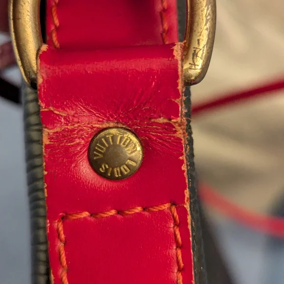 LOUIS VUITTON GM Epi Noe Shoulder / Bucket Bag With COA - Picture 12 of 14